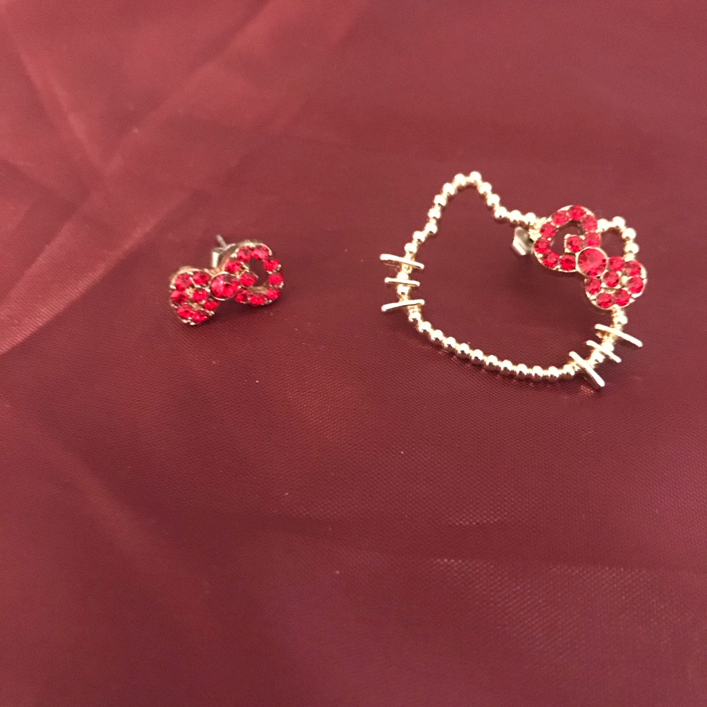 Hello Kitty Earring